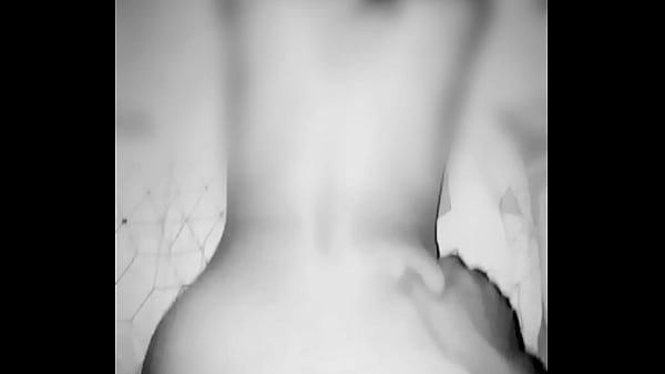 Esposa latina se corre con gran verga dura