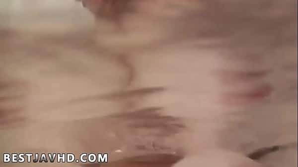 Japanese bombshell jacks with gigantic boobs in the bath – amazing XXX!